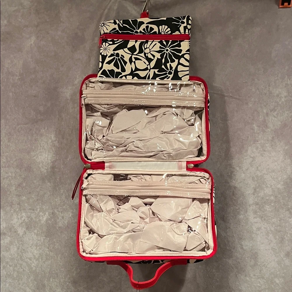 Tender Love & Carry Floral Cosmetic Train Case - Black & Cream with Pink Trim - Picture 7 of 7